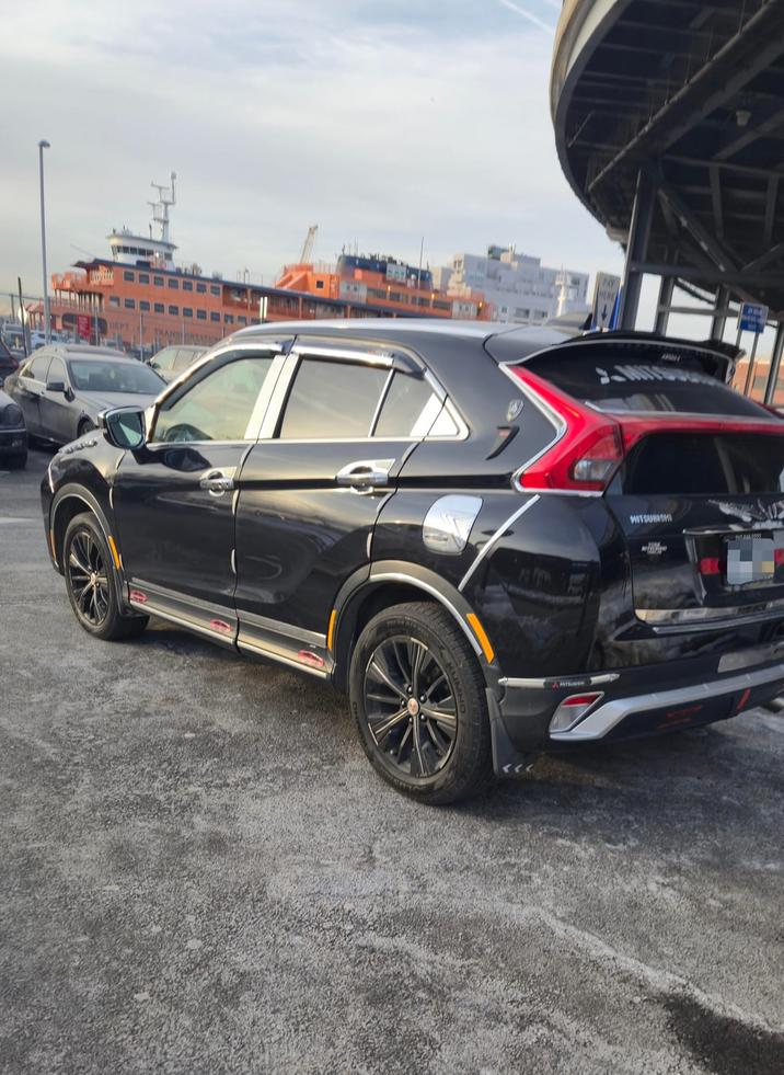 W MITSUBISHI