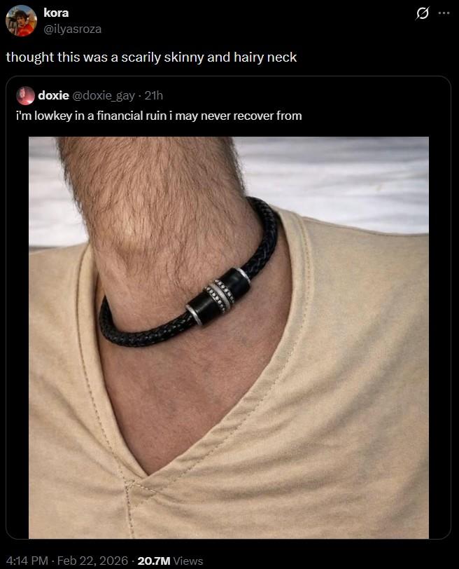 A post sharing an optical illusion. It reads, "thought this was a scarily skinny and hairy neck."