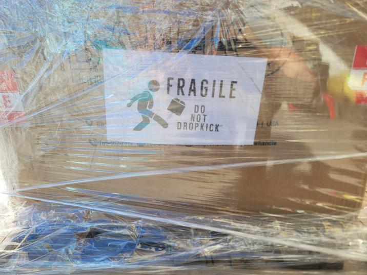 Ba 765-362-72 FRAGILE DO NOT DROPKICK USA whandie