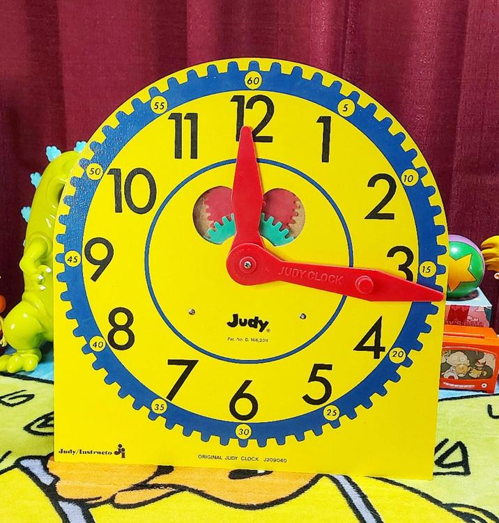 45 50 55 10 9 8 11 60 12 1 Judy Pat. No. D. 166,239 76 35 30 1 5 JUDY CLOCK 5 2 10 3 4 20 Judy/Instructo ORIGINAL JUDY CLOCK J209040 15 Ά