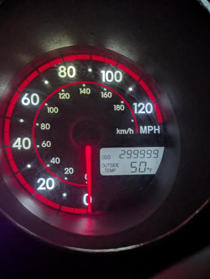 80 100 140 160 60 80 100 40.60 40 20 120 20 20 180 120 km/h MPH ODO 299999 OUTSIDE TEMP 50F