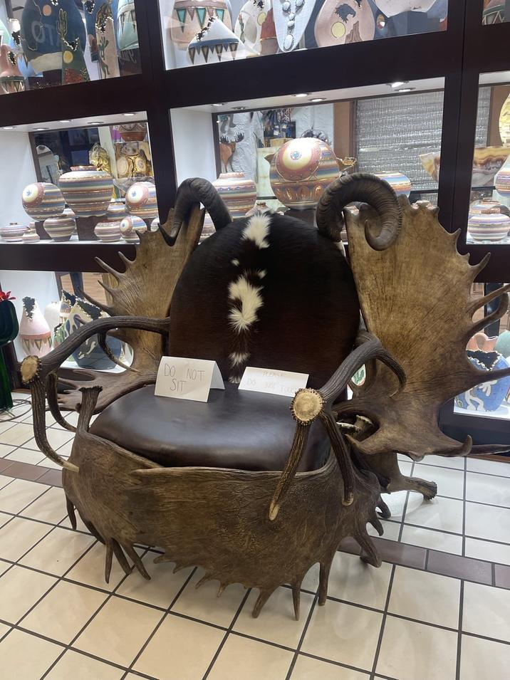 OT PLEASE DO NOT SIT DO NOT TOUSS
