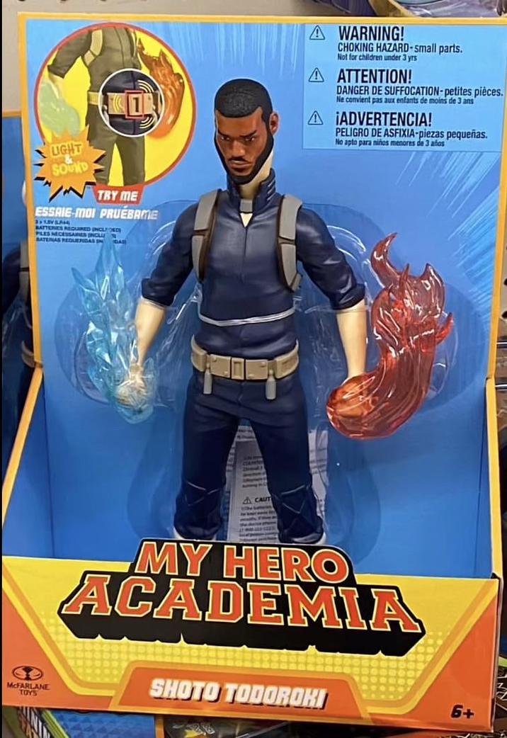 LIGHT SOUND TRY ME ESSAIE-MOI PRUEBAME BATTERIES REQUIRED INCL PLES NECESSAIRES INCLU BATERIAS REQUERIDAS N DAS CAP CAUT WARNING! CHOKING HAZARD-small parts. Not for children under 3 yrs A ATTENTION! DANGER DE SUFFOCATION-petites pièces. Ne convient pas aux enfants de moins de 3 ans A ¡ADVERTENCIA! PELIGRO DE ASFIXIA-piezas pequeñas. No apto para niños menores de 3 años McFARLANE TOYS MY HERO ACADEMIA SHOTO TODOROKI 6+