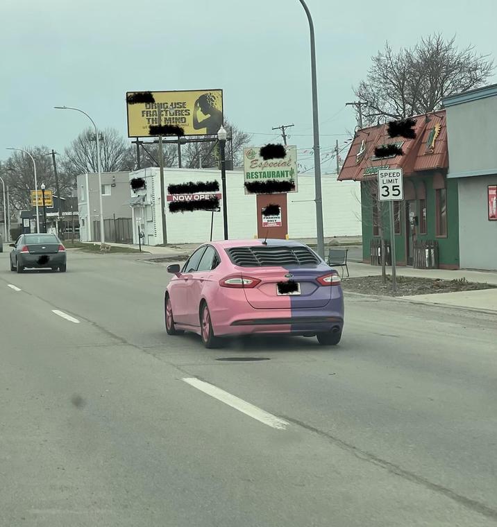 DRUG USE FRACTURES THE MIND WE HOLE DI VE HRU BRINE NOW OPER Especial RESTAURANT SPEED LIMIT 35 PARKING ONLY