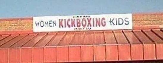WOMEN KICKBOXING KIDS