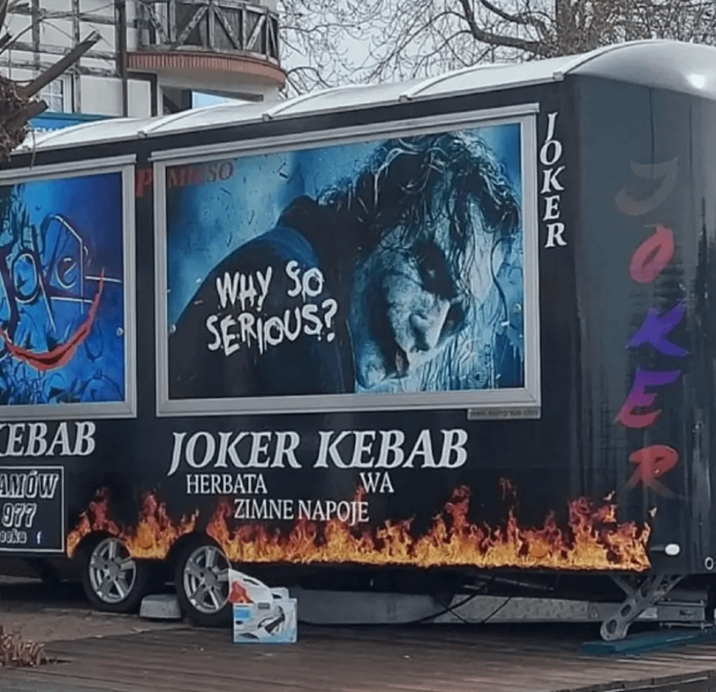 MI SO EBAB AMÓW 977 Ooke f WHY SO SERIOUS? JOKER KEBAB HERBATA ZIMNE NAPOJE WA KER SA O