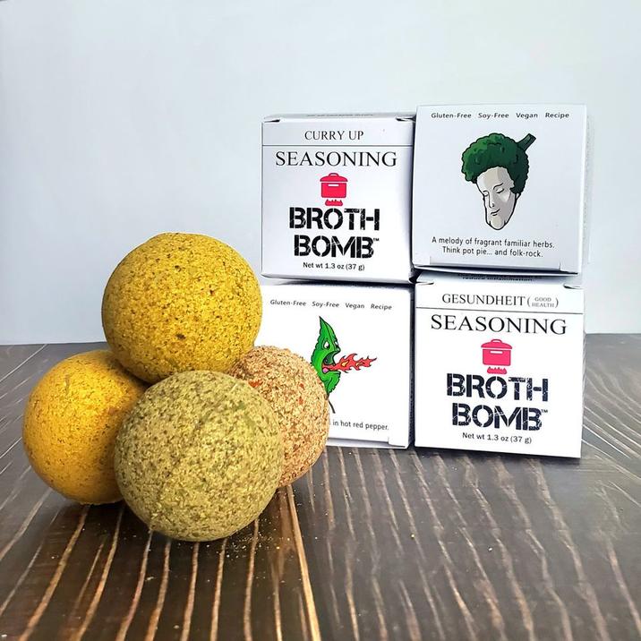 CURRY UP SEASONING BROTH BOMB™ Net wt 1.3 oz (37 g) Gluten-Free Soy-Free Vegan Recipe y A melody of fragrant familiar herbs. Think pot pie... and folk-rock. Gluten-Free Soy-Free Vegan Recipe in hot red pepper. GOOD GESUNDHEIT (ALT) SEASONING BROTH BOMB Net wt 1.3 oz (37 g)