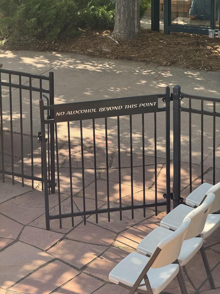 NO ALOCOHOL BEYOND THIS POINT