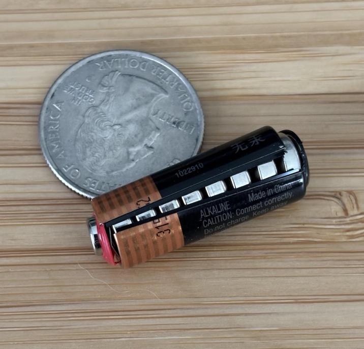 NO SEL VITO QUARTER 1022910 无汞 ALKALINE Made in China CAUTION: Connect correctly. Do not charge. Keep away