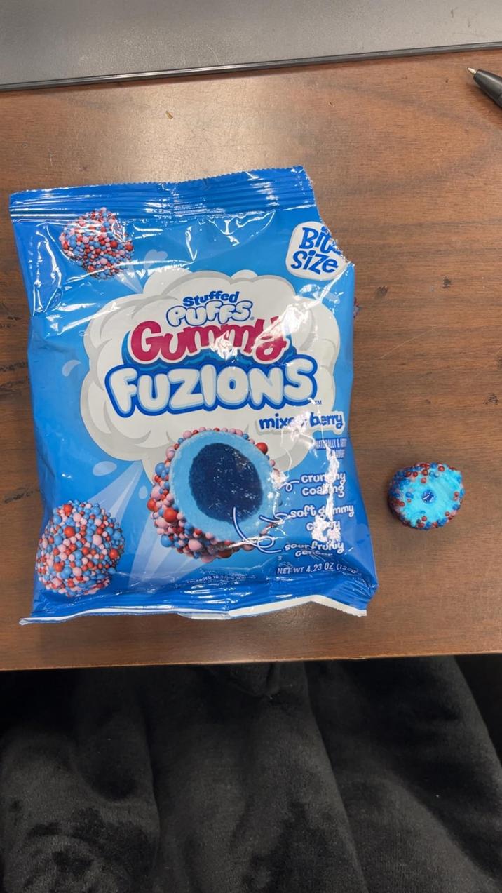 Stuffed Bit Size Gumme FUZIONS TM mix berry NATORALLY&ARTY Crunchy Coaling softmmy C Sour frowy Cen NET WT 4.23 OZ (1200