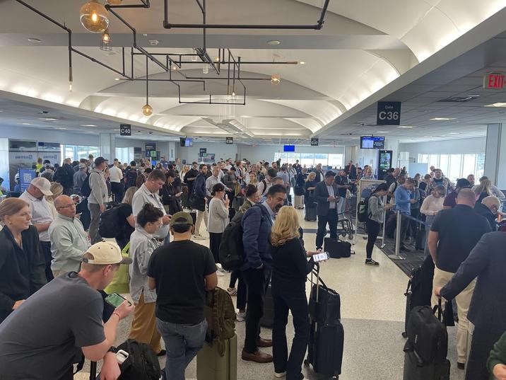 UNITED UNITED C40 C39 C37 Gate C36 EXIT