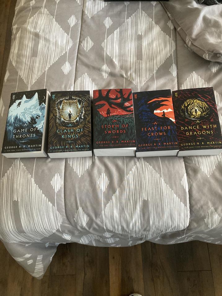 GAME OF THRONES COP CLAS KINGS OF STORM OF SWORDS A FEAST FOR CROWS DANCE WITH DRAGONS GEORGE RR MARTIN NEW YORK TIMES BESTSELLING AUTHOR GEORGE RR MARTIN #I NEW YORK TIMES BESTSELLING AUTHOR GEORGE RR MARTIN NEW YORK TIMES BESTSELLING AUTHOR ww GEORGE RR MARTIN NEW YORK TIMES BESTSELLING AUTHOR #NEW YORK GEORGE RR MARTIN TIMES BESTSELLING AUTHOR