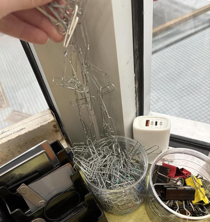 line andard Staples P/N 35105650 G CAUTION HASHETIC PO