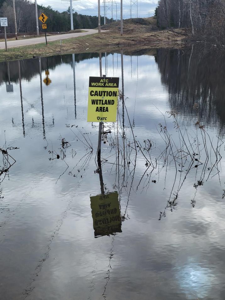 CAUTION 35 ATC WORK AREA CAUTION WETLAND AREA VATC MSAFOND 推