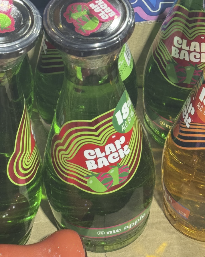clU15 e1,0 18 ALC. BY V BACK @me apple CLAI BAC 1 LITER ALC.