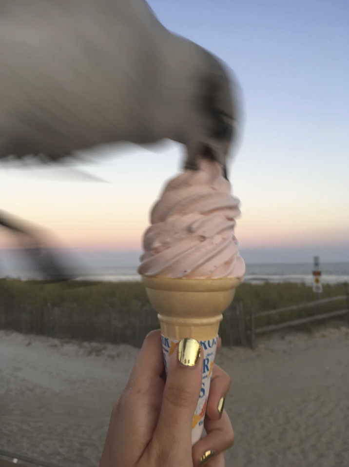 TU R