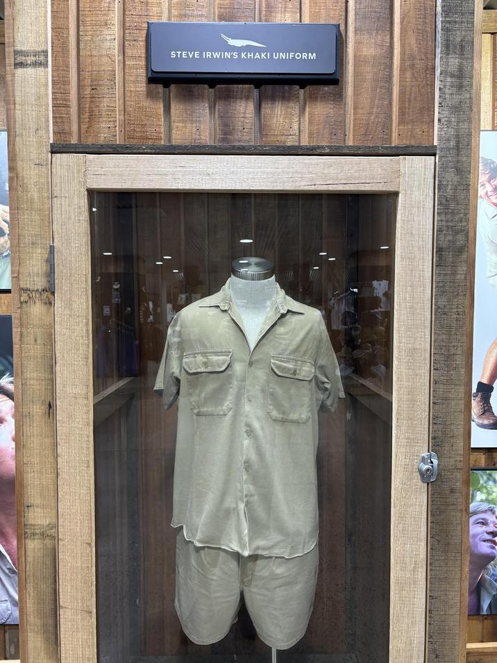 STEVE IRWIN'S KHAKI UNIFORM
