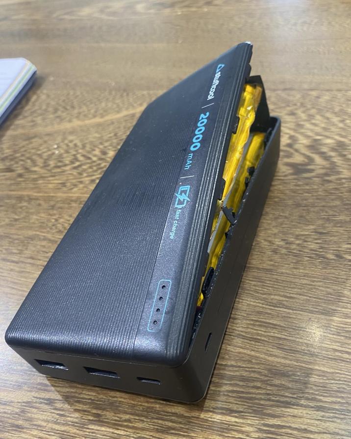 Astuffcool 20000 mAh fast charge