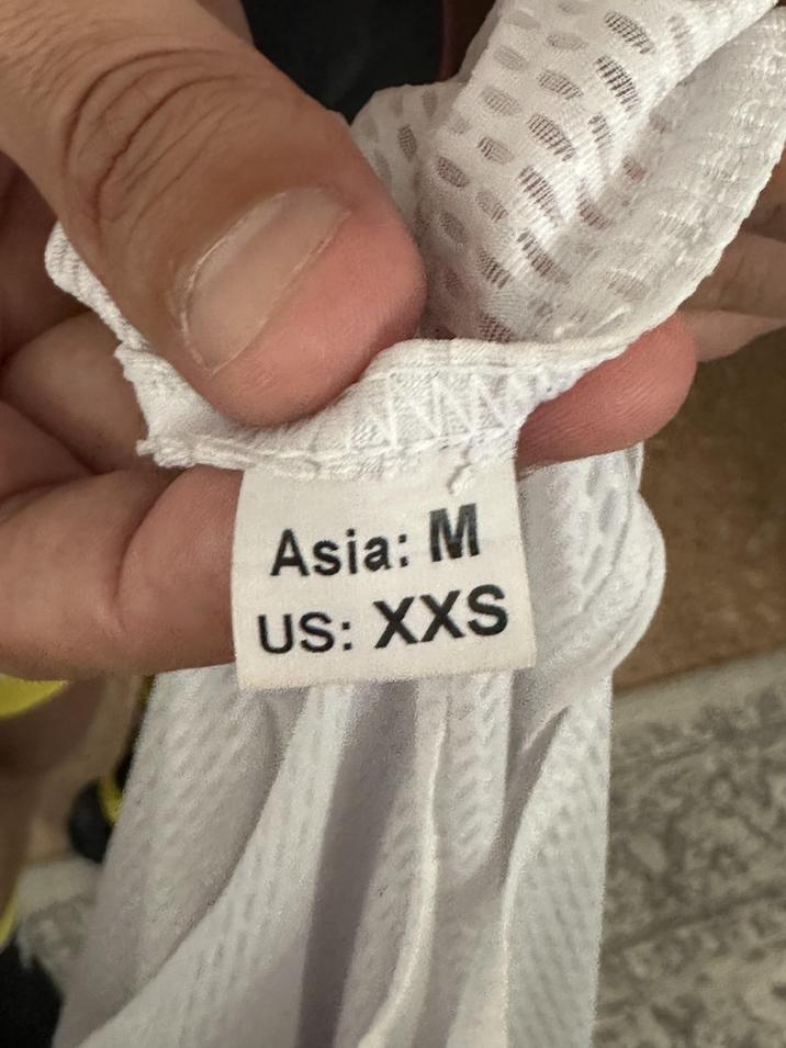 Asia: M US: XXS