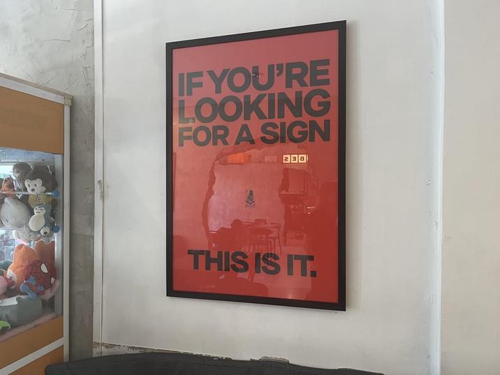 IF YOU'RE LOOKING FOR A SIGN BE2 y THIS IS IT.