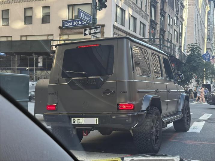 BREEZE Fifth Ave East 36th St ONE WAY BRABUS LVS DUBAI B