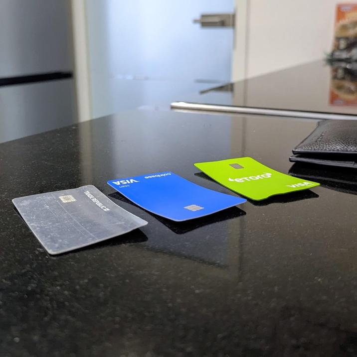 DEBIT coinbase VISA TRADE REPUBLIC eToro VISA