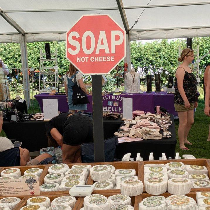 ny Skin Conditions aals als mabilis & Eciemo will-ommitory & Ceiling & Molaturising os Acne, Cots, Scropes Stings and B Bemishes & Ageting Sdn 2001 Folloop SOAP NOT CHEESE BE KIND ILIBUT WELLE