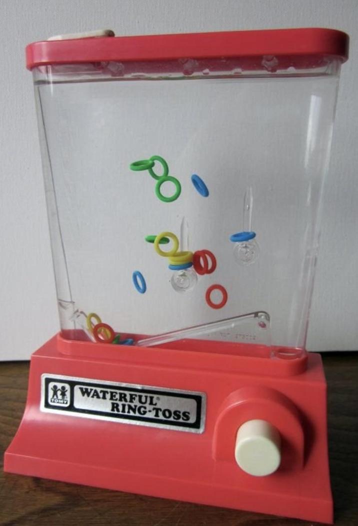 TOMY WATERFUL RING-TOSS