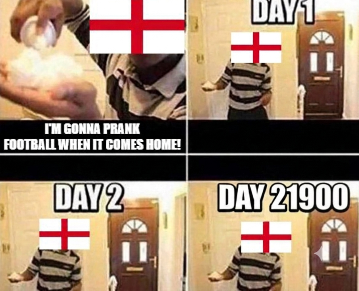 I'M GONNA PRANK FOOTBALL WHEN IT COMES HOME! DAY 2 DAY 1 DAY 21900