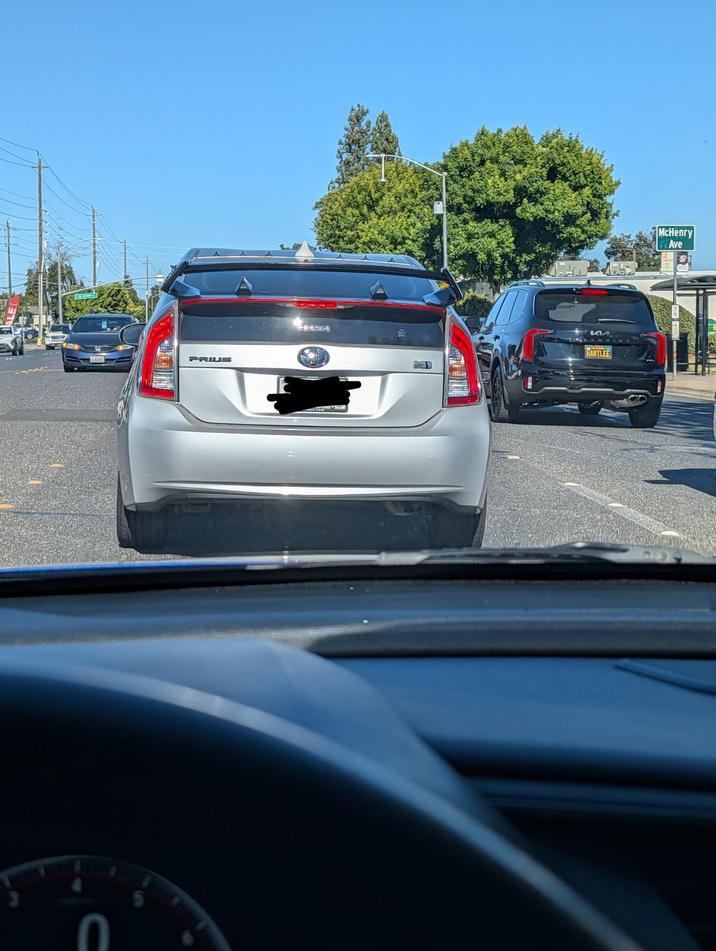 Ո PRIUS HARTLES McHenry Ave