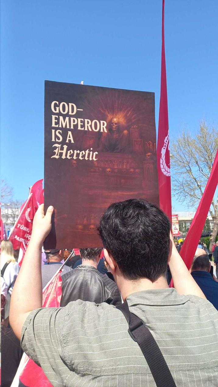 GOD- EMPEROR IS A Heretic TÜRK isc PARTISI