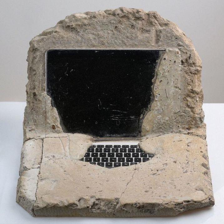 3 R т MacBook Pro A N о L