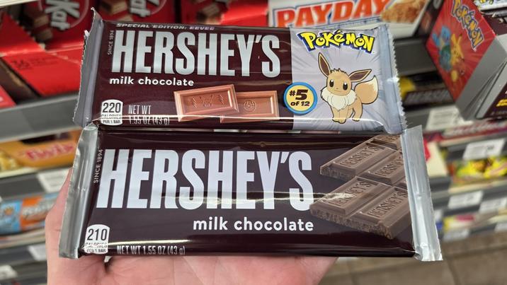 Kat SPECIAL EDITION: EEVEE PAYDA POKEMON HERSHEY'S milk chocolate 220 NET WT CALORIEG PER 1 BAR #5 of 12 HERSHEY'S 210 CALORIES DALONIES FER 1 BAR NET WT 1.55 OZ (43 g) milk chocolate HERSHEY'S