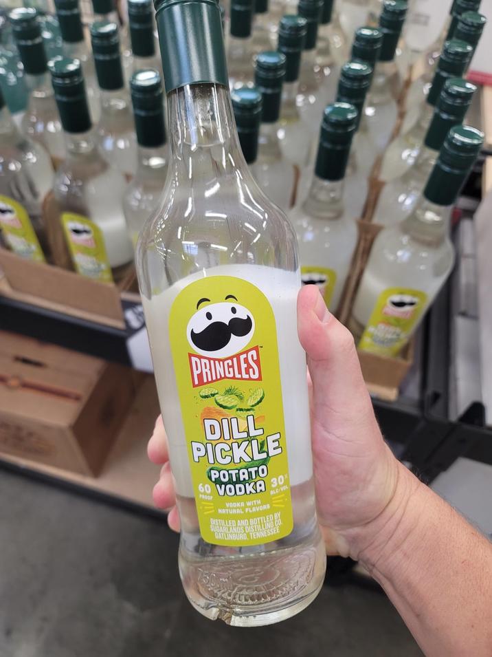 PRINGLES DILL PICKLE POTATO 60 VODKA 30% PROOF VODKA WITH NATURAL FLAVORS ALC/VOL DISTILLED AND BOTTLED BY SUGARLANDS DISTILLING CO. GATLINBURG, TENNESSEE