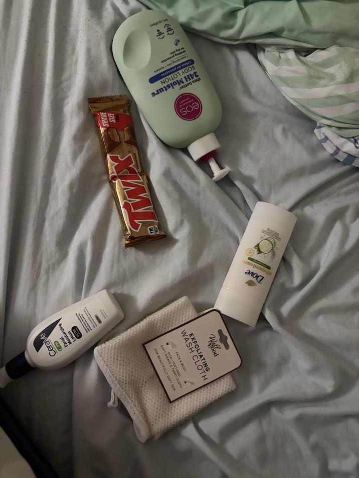 Wellod good EXFOLIATING WASH CLOTH FACE & BODY DUAL-TEXTURED SOFT WEAVE & TERRY CLOTH FOR BEAUTIFULLY SOFT SKIN anced car Dove CeraVe ULTRA Lotion Moisturizing Facial PM skin barrier d&hyunca FREE - 110 TWIX SIZE SHARE 24H BODY L crème de pist pistachio YLOTION AH Moisture otection ils butters soothing protect for dry skin (1) WFL 02 (473)