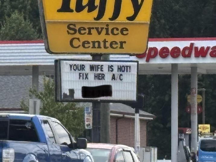 Service Center y YOUR WIFE IS HOT! FIX HER A/C Speedwa