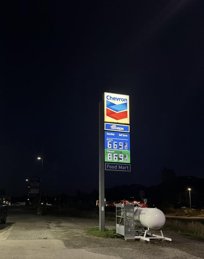 Inn Chevron TECHRON Gasoline Self Serve Regular 669919/10 Diesel 8698 Food Mart