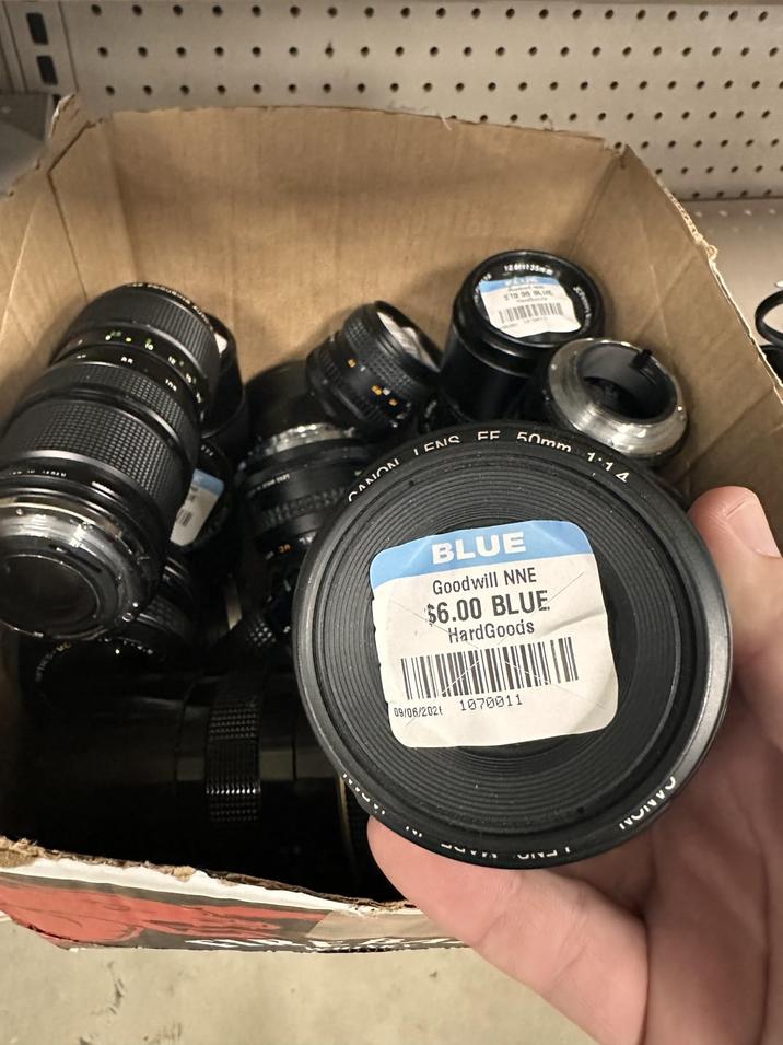 CANON TENIS 19.00 FF 50mm 1.14 BLUE Goodwill NNE $6.00 BLUE HardGoods 09/06/202 1070011