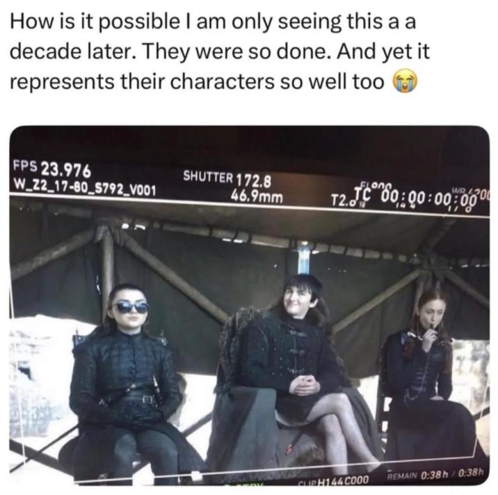 How is it possible I am only seeing this a a decade later. They were so done. And yet it represents their characters so well too FPS 23.976 W_22_17-80_S792_V001 SHUTTER 172.8 46.9mm T2. 00:00:00 0000 CUP H144 C000 REMAIN 0:38h/0:38h