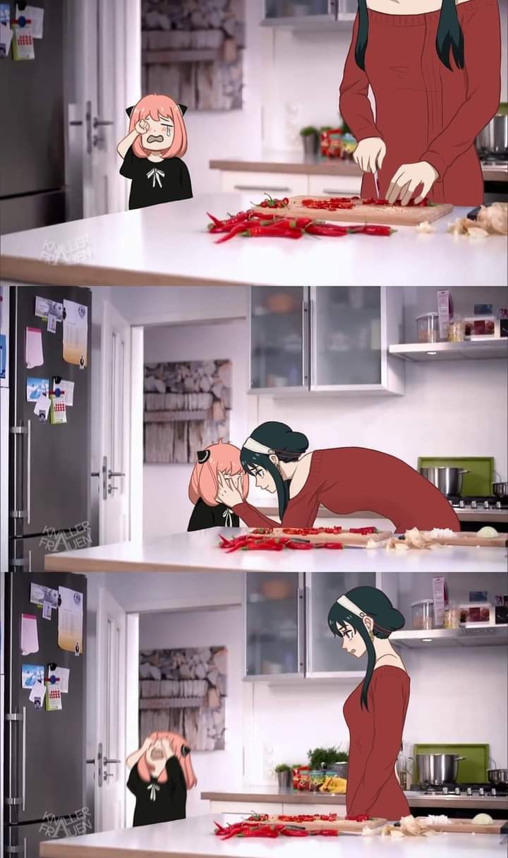 Accidental chilli peppertoeyes comforting SPY x FAMILY Know Your Meme