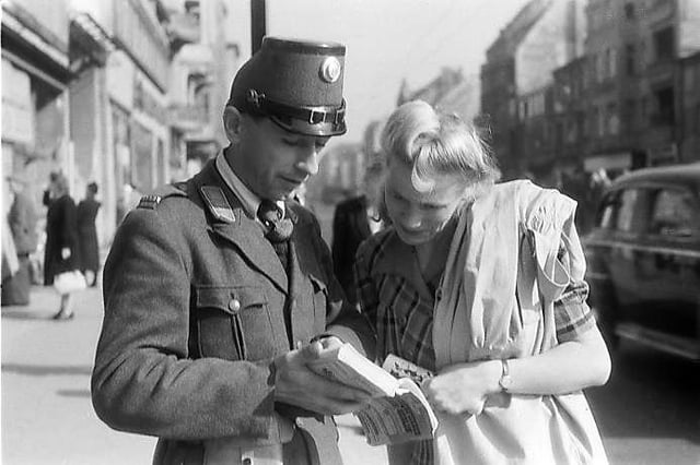 Asking for directions, 1952