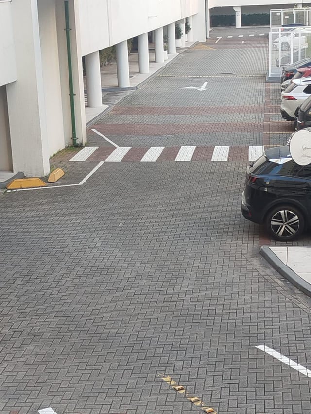 The crossing that goes nowhere