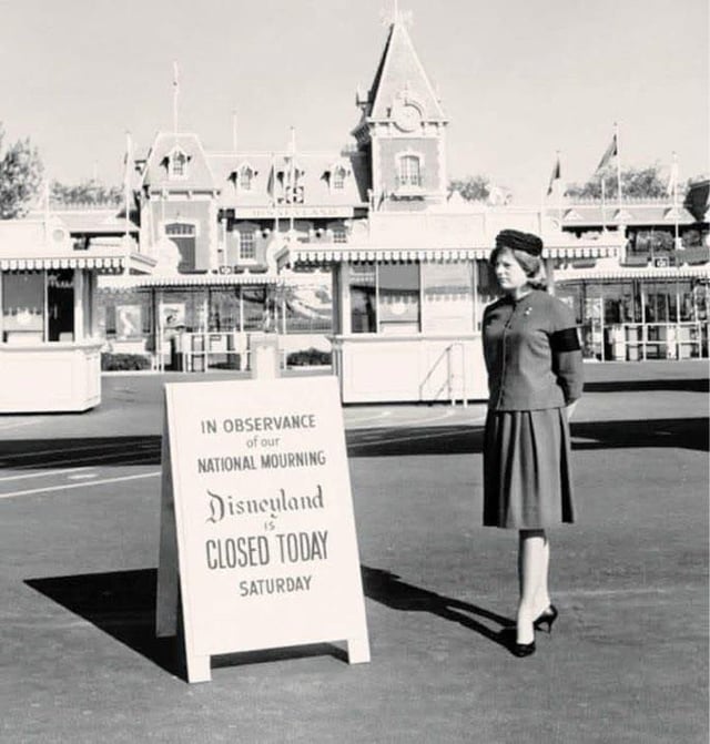 disneyland-closed-as-part-of-the-national-day-of-mourning-for-john-f