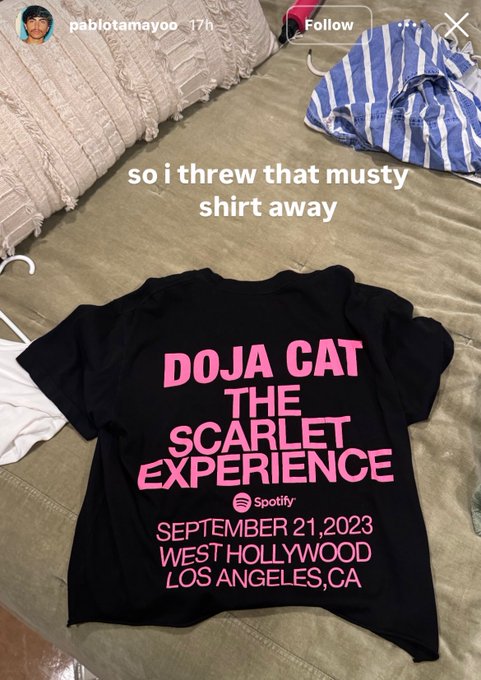 A deleted post by Pablo Tamayo. In the screenshot he says he threw away a Doja Cat tour shirt, calling it "musty."