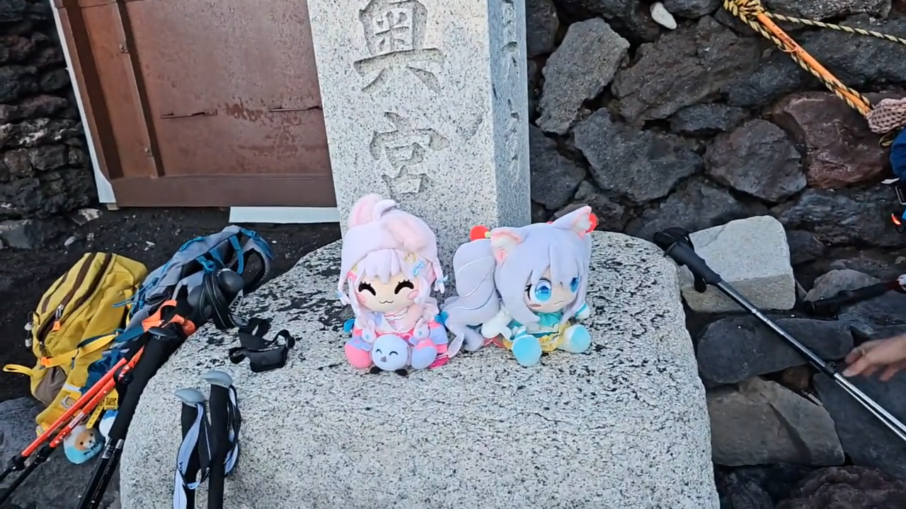 Pippa and Kirsche plushies taken to the top of Mt. Fuji by Japan Day Tripper