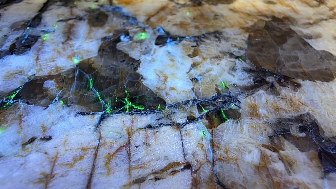 This countertop glows under UV light