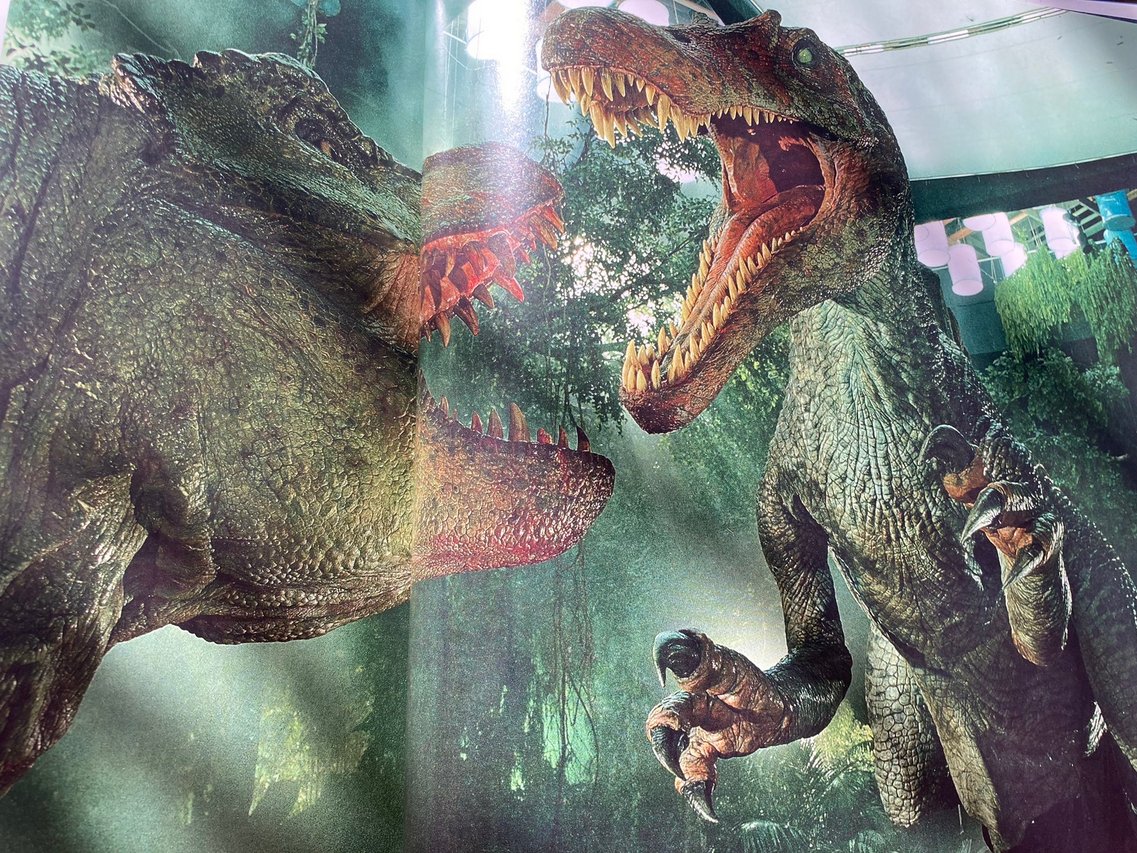 Spinosaurus vs Tyrannosaurus