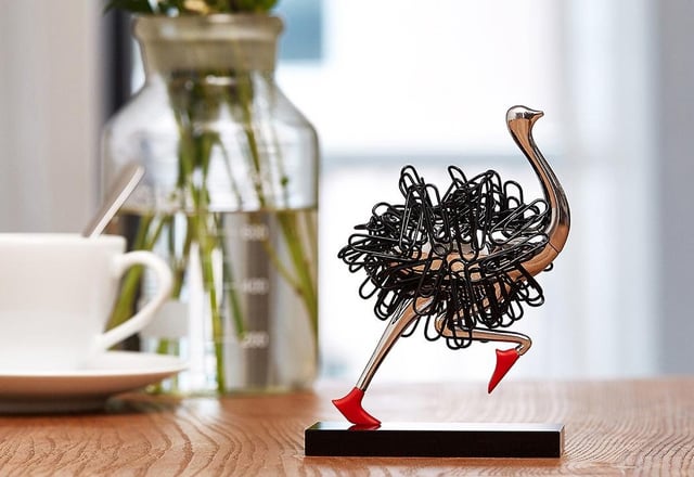 This ostrich paperclip holder