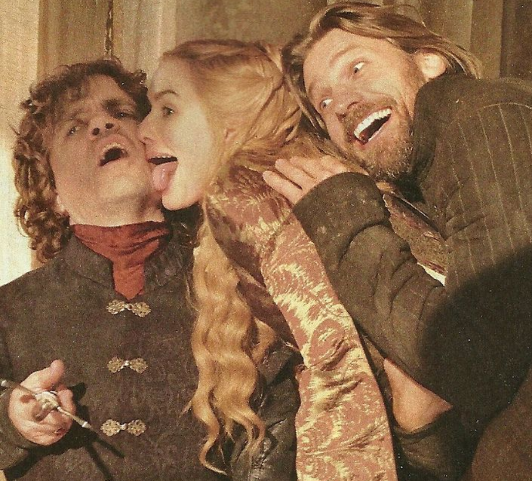How would the story turn out if the Lannisters had a healthy family relationship like the Starks? | ...