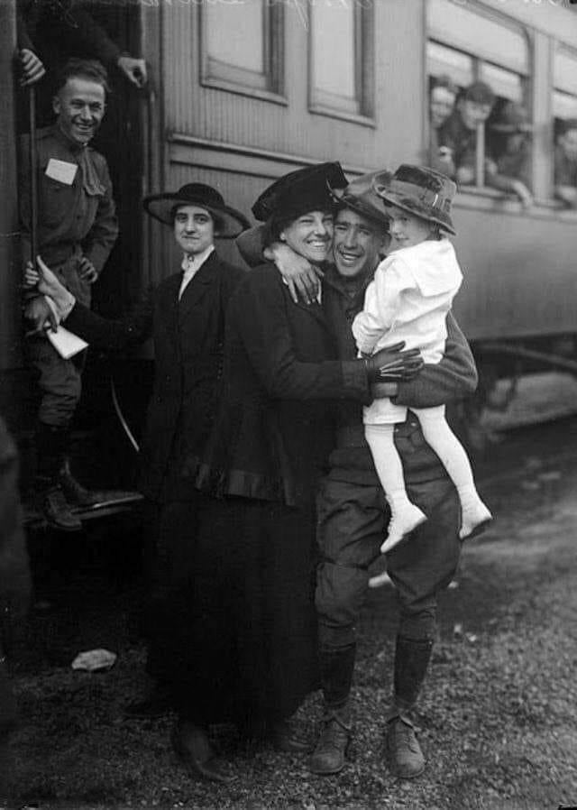 An American Soldier Returning Home Happily From The Great War 1919 an-american-soldier-returning-home-happily-from-the-great-war-1919